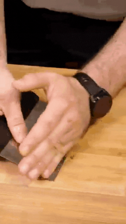 Chàng Tây mê mẩn ẩm thực Việt: Chăm chỉ nấu ăn ở nhà, món gì cũng "dám" thử, kỹ năng "chuẩn cơm mẹ nấu" khiến người Việt xem cũng phải trầm trồ- Ảnh 19.