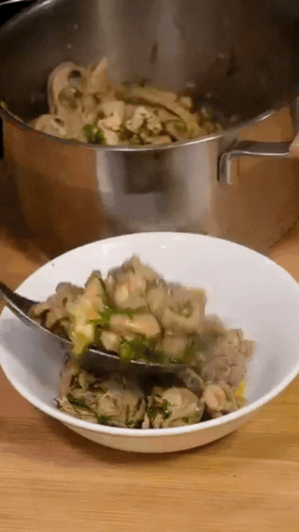 Chàng Tây mê mẩn ẩm thực Việt: Chăm chỉ nấu ăn ở nhà, món gì cũng "dám" thử, kỹ năng "chuẩn cơm mẹ nấu" khiến người Việt xem cũng phải trầm trồ- Ảnh 20.