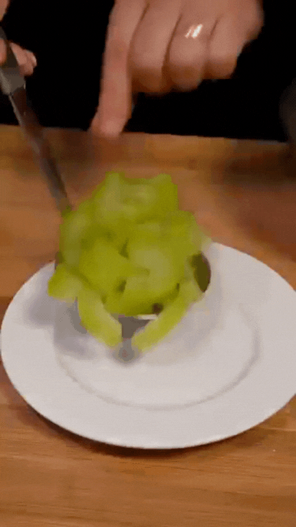 Chàng Tây mê mẩn ẩm thực Việt: Chăm chỉ nấu ăn ở nhà, món gì cũng "dám" thử, kỹ năng "chuẩn cơm mẹ nấu" khiến người Việt xem cũng phải trầm trồ- Ảnh 17.