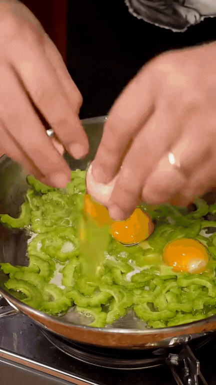 Chàng Tây mê mẩn ẩm thực Việt: Chăm chỉ nấu ăn ở nhà, món gì cũng "dám" thử, kỹ năng "chuẩn cơm mẹ nấu" khiến người Việt xem cũng phải trầm trồ- Ảnh 13.