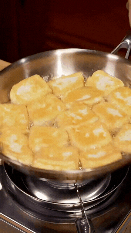 Chàng Tây mê mẩn ẩm thực Việt: Chăm chỉ nấu ăn ở nhà, món gì cũng "dám" thử, kỹ năng "chuẩn cơm mẹ nấu" khiến người Việt xem cũng phải trầm trồ- Ảnh 23.