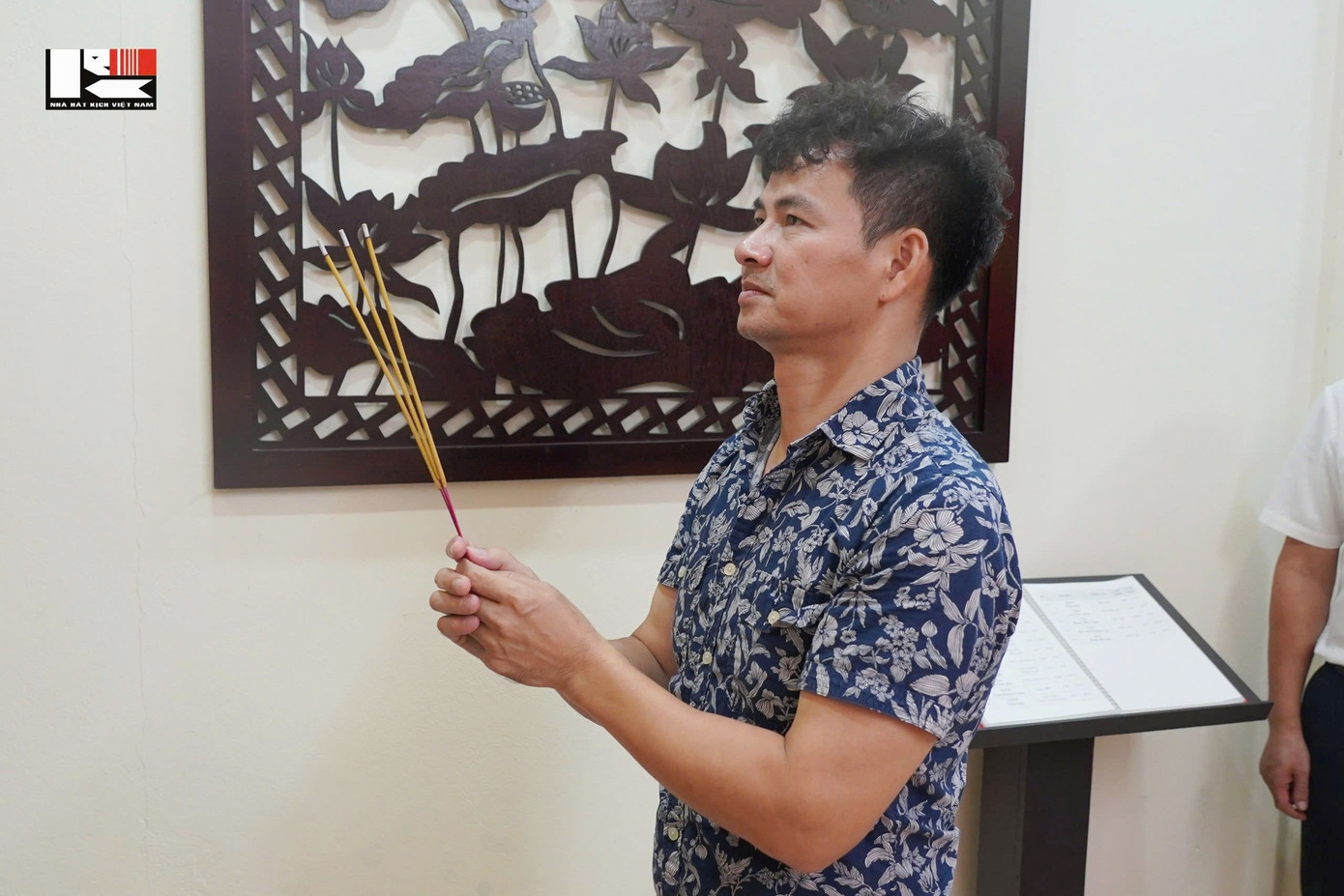 NSND Xuân Bắc dâng hương Tổ nghề ở Nhà hát Kịch Việt Nam- Ảnh 3.