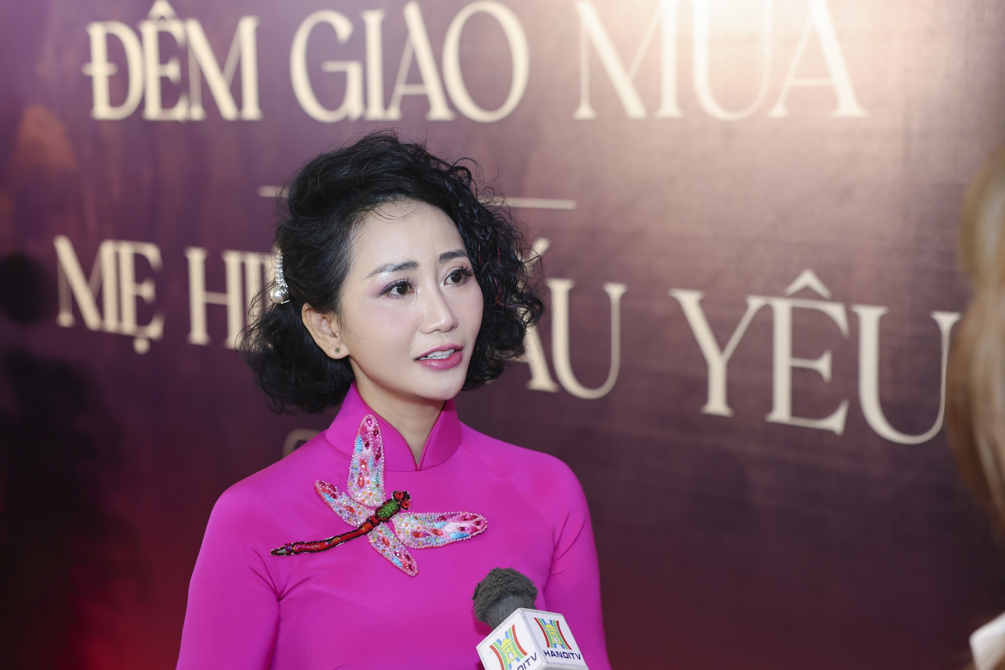 “Tùng Dương ngày xưa hay chơi đồ hàng, trò con gái với chị gái”- Ảnh 5.