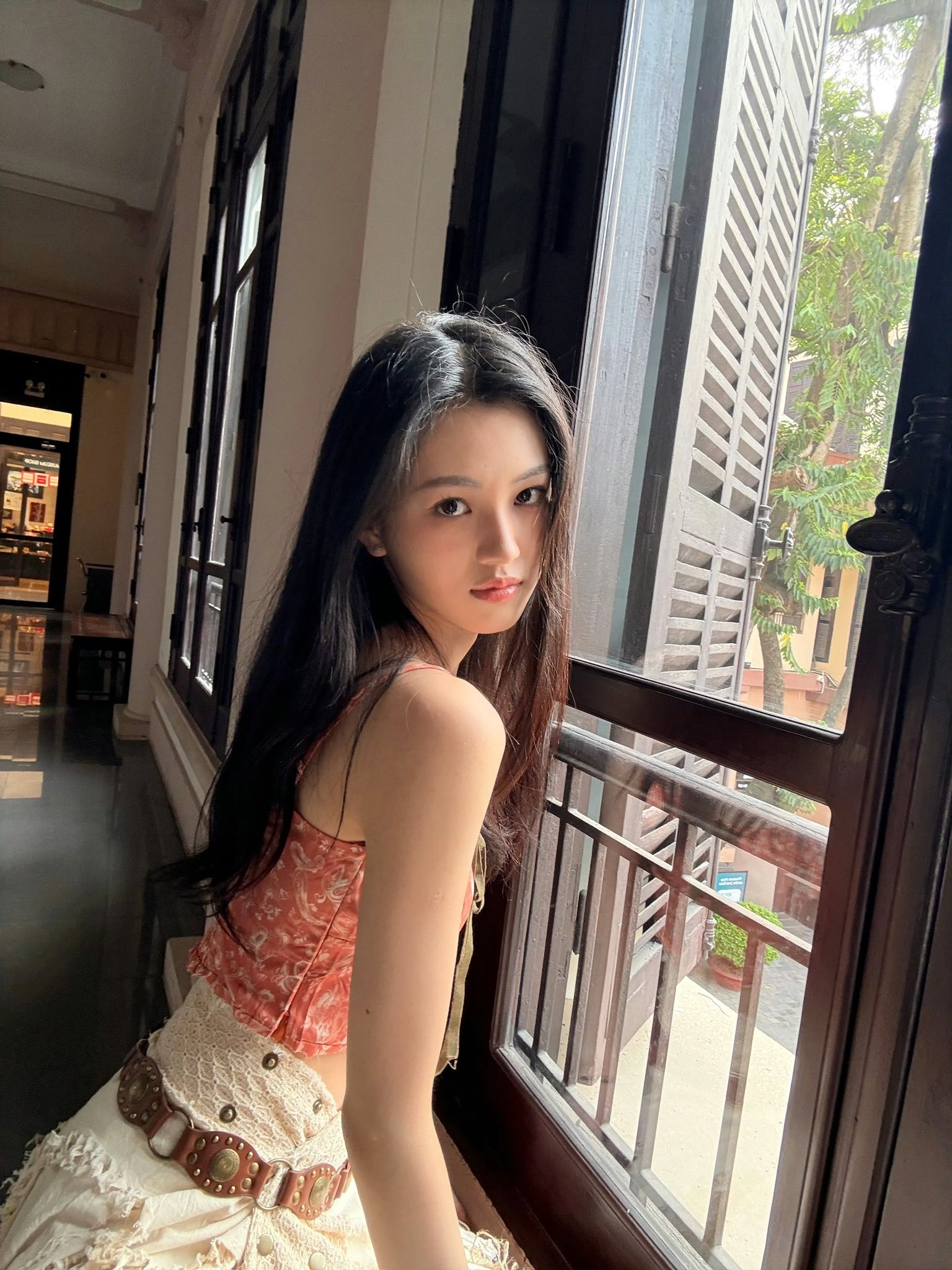 Trời ơi thiên kim đẹp nhất Trung Quốc đang ở Hà Nội: Visual sang xịn dã man, ngắm góc nào cũng mê tít- Ảnh 3.