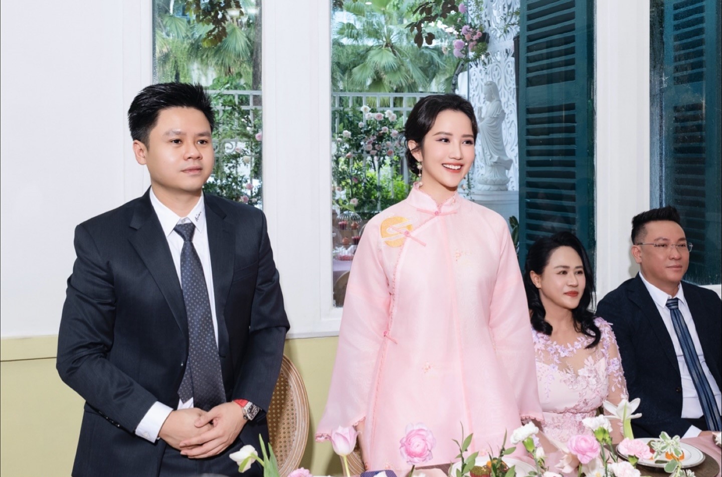 Nhan sắc bà xã Phan Thành trong lễ cưới của em chồng thiếu gia và tiểu thư nghìn tỷ- Ảnh 3.