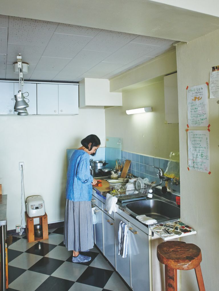 Mẹ U40 chia sẻ: Lương 12 triệu/tháng, tôi thử chia theo mô hình này – và bất ngờ khi cuối tháng vẫn dư 1 triệu- Ảnh 2.