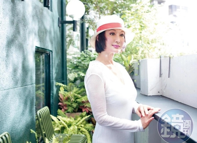 Ăn sữa chua kiểu này giúp nữ diễn viên U80 "chống già" ngoạn mục, người trẻ đọc xong ngậm ngùi xách dép chạy theo không lại- Ảnh 3.