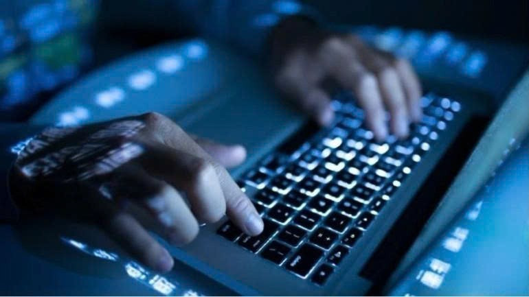 Một sinh viên bị thao túng tâm lý, cầm đồ laptop, giục gia đình chuyển tiền cho kẻ lừa đảo: Trường ở Hà Nội thông báo KHẨN!- Ảnh 2.