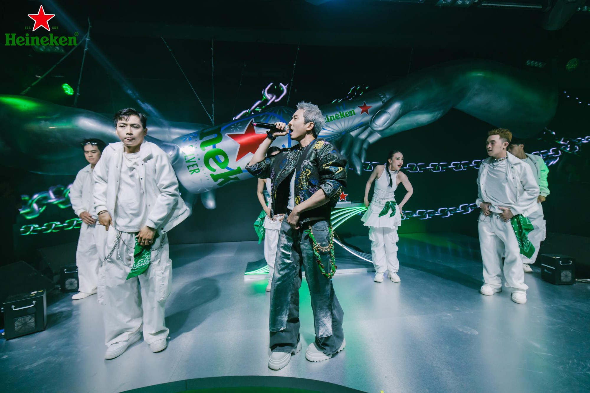 Dàn Em Xinh, Anh Trai quy tụ trong đêm tiệc đẳng cấp ra mắt Heineken Silver phiên bản chai nhôm mới- Ảnh 4.