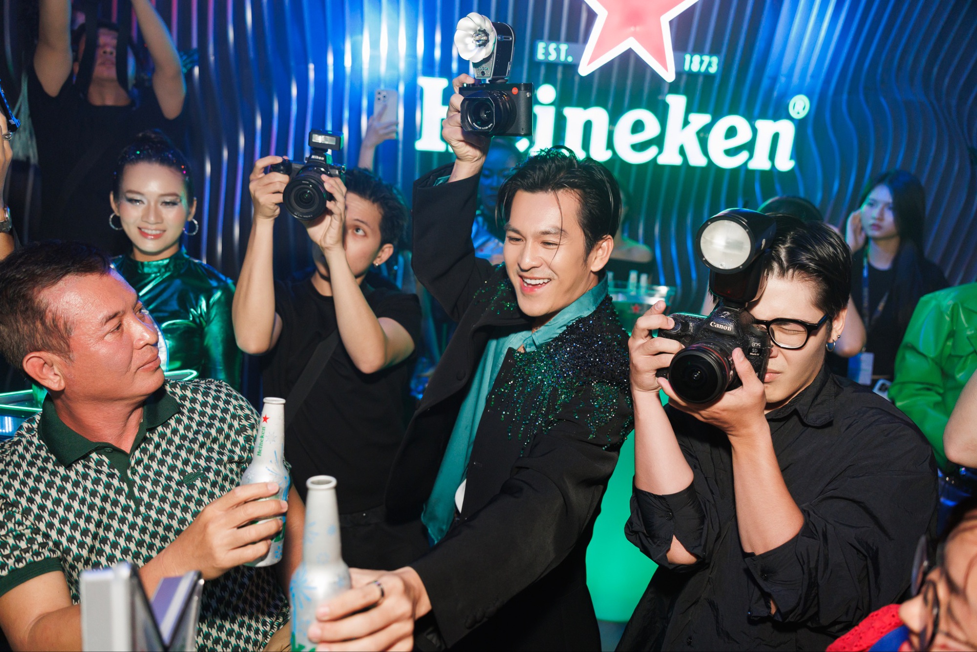 Dàn Em Xinh, Anh Trai quy tụ trong đêm tiệc đẳng cấp ra mắt Heineken Silver phiên bản chai nhôm mới- Ảnh 8.