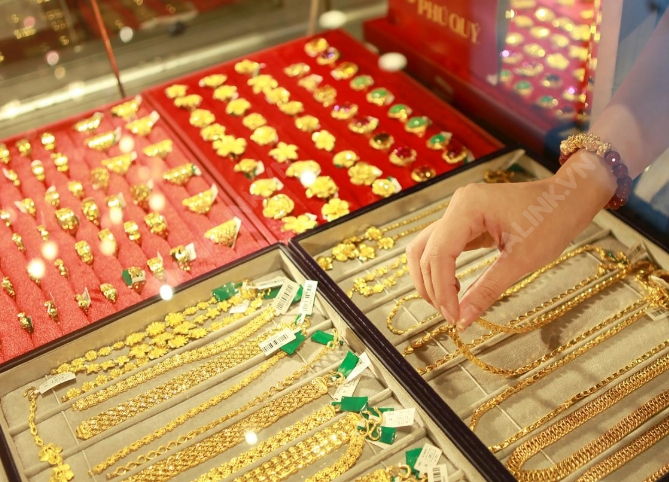 Một tiệm vàng ở Đà Nẵng bị tịch thu 2 tỷ đồng- Ảnh 1.