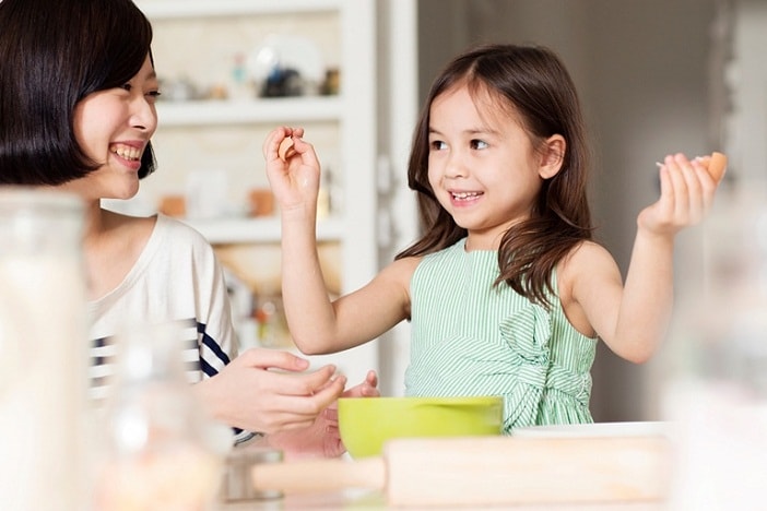 Nhà nghiên cứu Harvard tiết lộ: 4 LỜI KHEN nhưng khiến con gái thiếu tự tin- Ảnh 3.