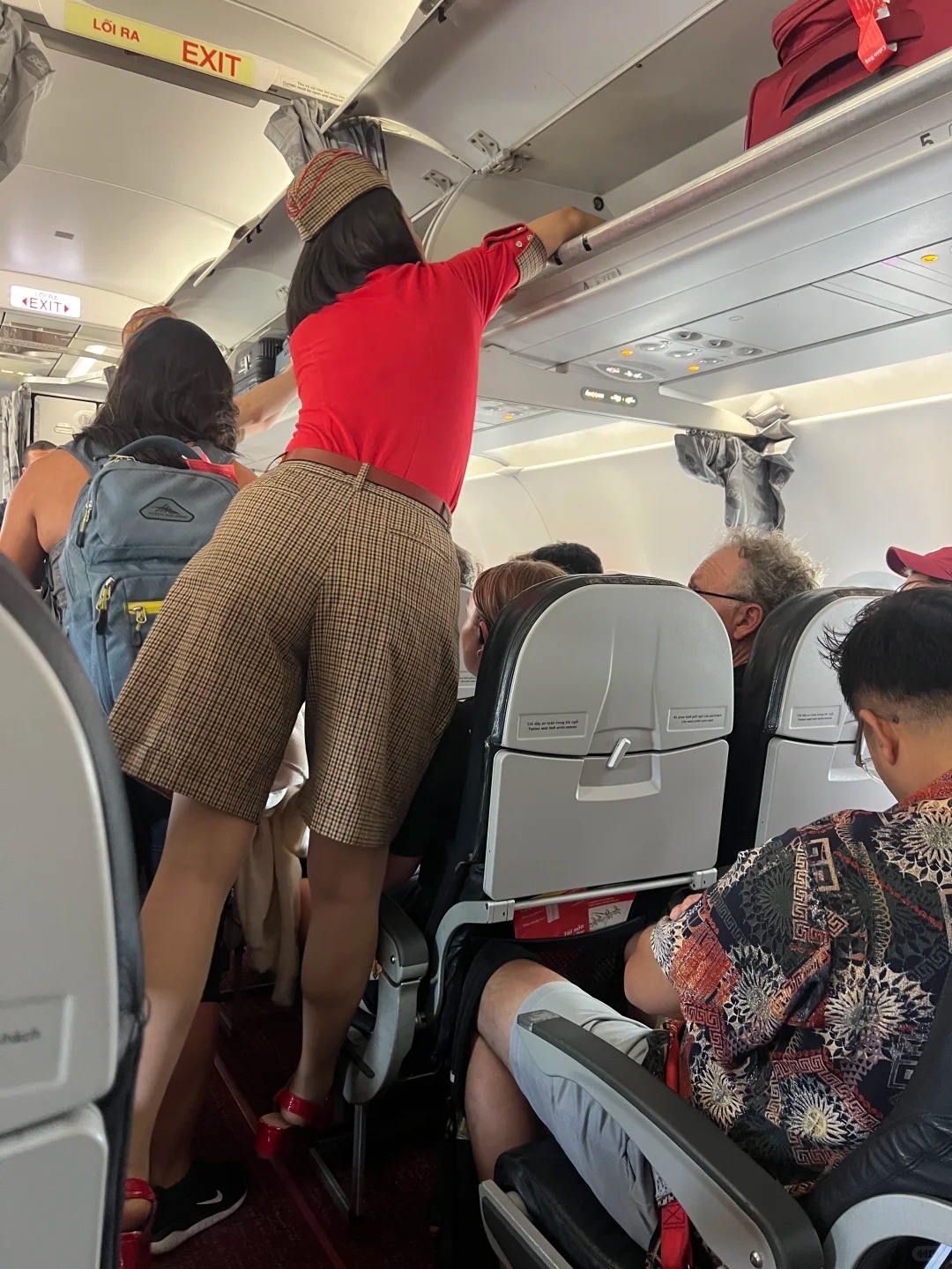 Đồng phục Vietjet Air được dân quốc tế khen nức nở vì đẹp- Ảnh 2.