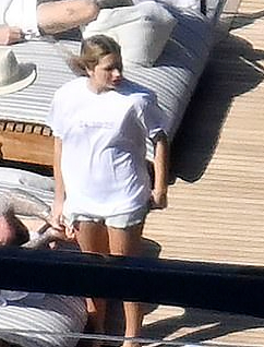 Có ai tin đây là Harper Beckham không, dụi mắt 7749 lần vẫn không nhận ra- Ảnh 2.