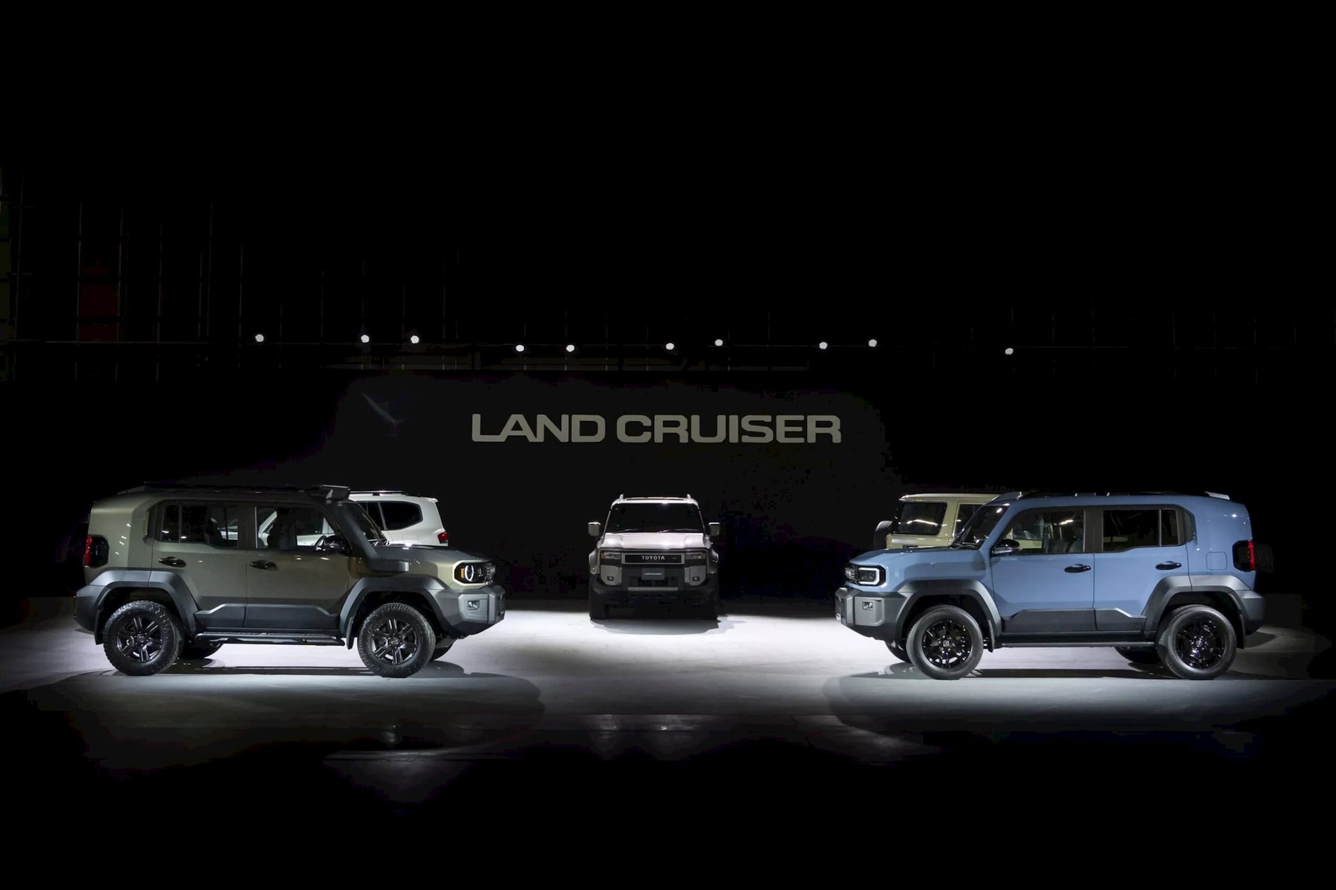 Đừng nhầm với xe Trung Quốc - đây là chiếc Land Cruiser Prado phiên bản ‘mini’ do chính Toyota ra mắt- Ảnh 2.