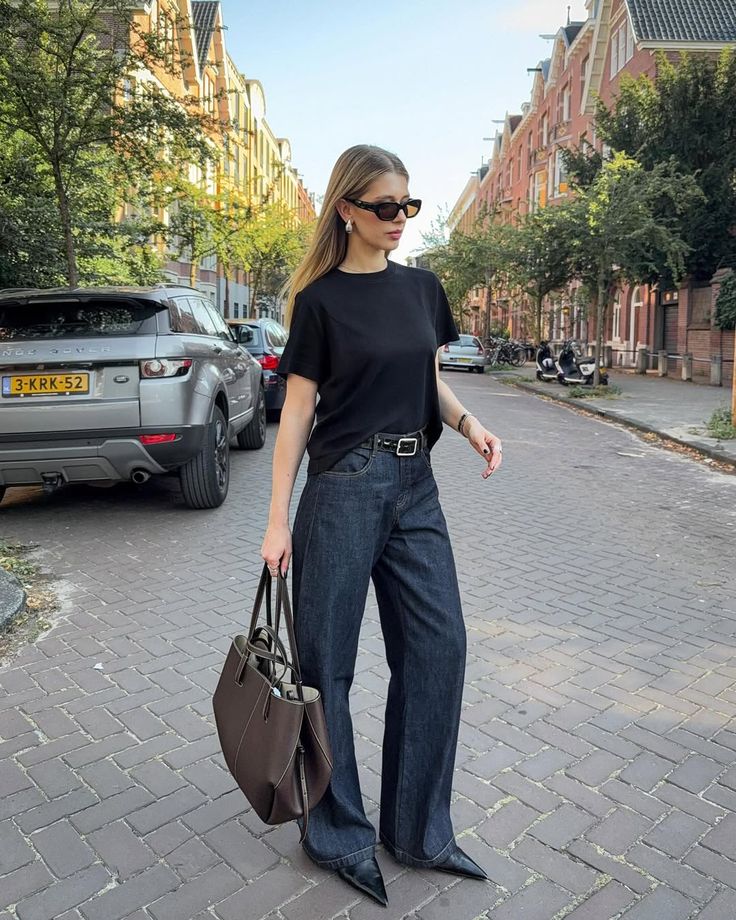 3 kiểu quần jeans mấy nàng sau 30 nên tránh nếu muốn mặc dễ đẹp và tôn dáng- Ảnh 6.