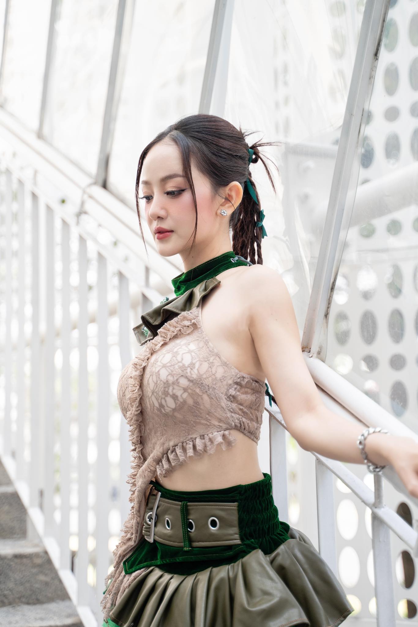 Bạn gái kín tiếng của Liên Bỉnh Phát: Cựu thành viên Mắt Ngọc, gợi cảm như Triệu Lệ Dĩnh- Ảnh 2.