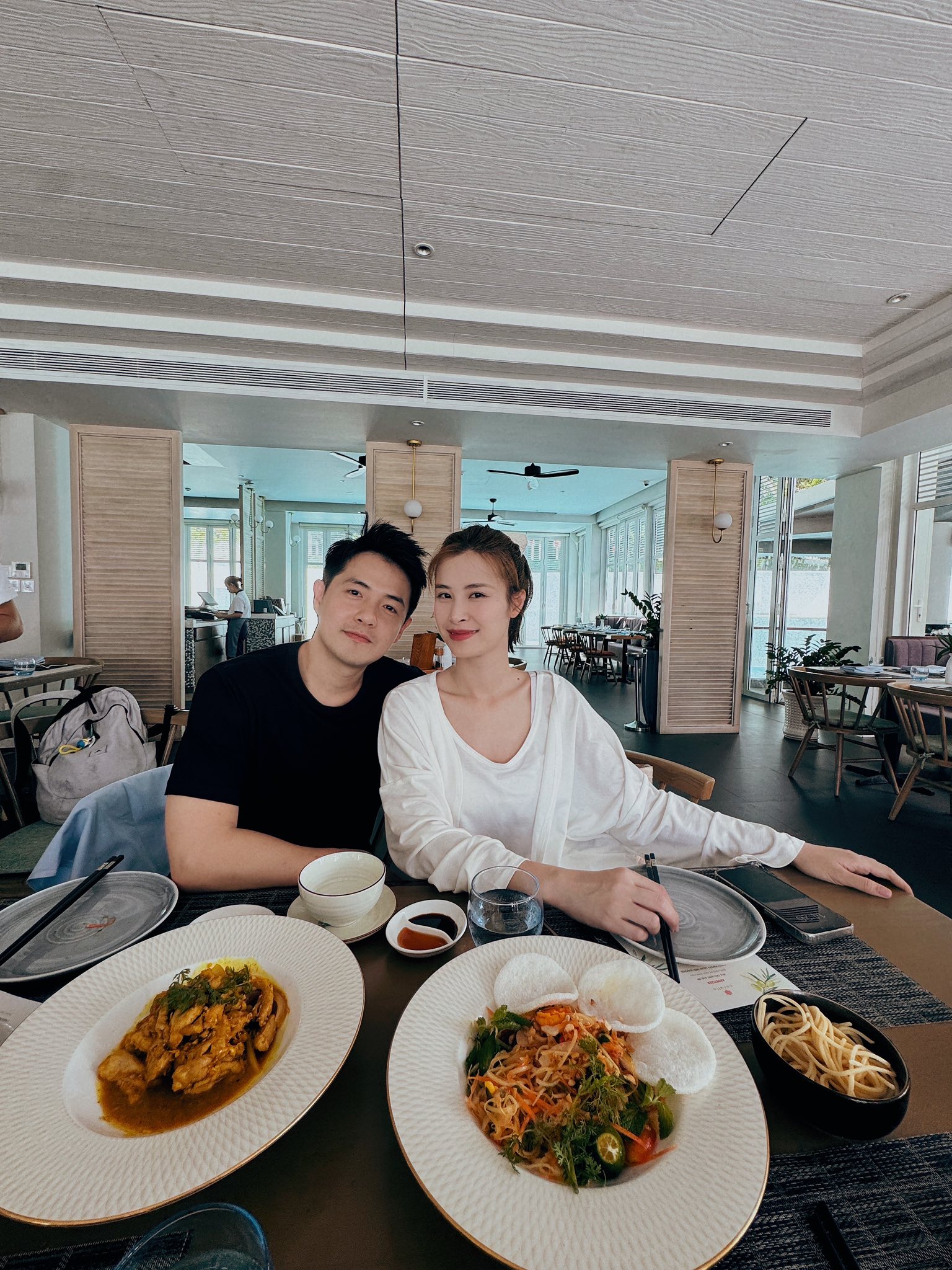 Nữ ca sĩ lấy chồng Chủ tịch, dùng 2 máy bay chở 500 khách dự đám cưới, sinh con liền sắm siêu biệt thự- Ảnh 5. Nữ ca sĩ lấy chồng Chủ tịch, dùng 2 máy bay chở 500 khách dự đám cưới, sinh con liền sắm siêu biệt thự- Ảnh 5.