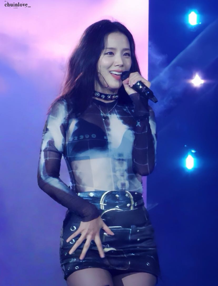 Thành viên đẹp nhất BLACKPINK đơ cứng một cách lộn xộn- Ảnh 3.