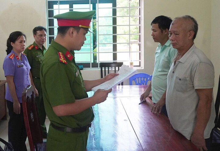 Khởi tố kẻ tích trữ gần 38 tấn thịt lợn bệnh trong kho lạnh để bán ra thị trường- Ảnh 1.