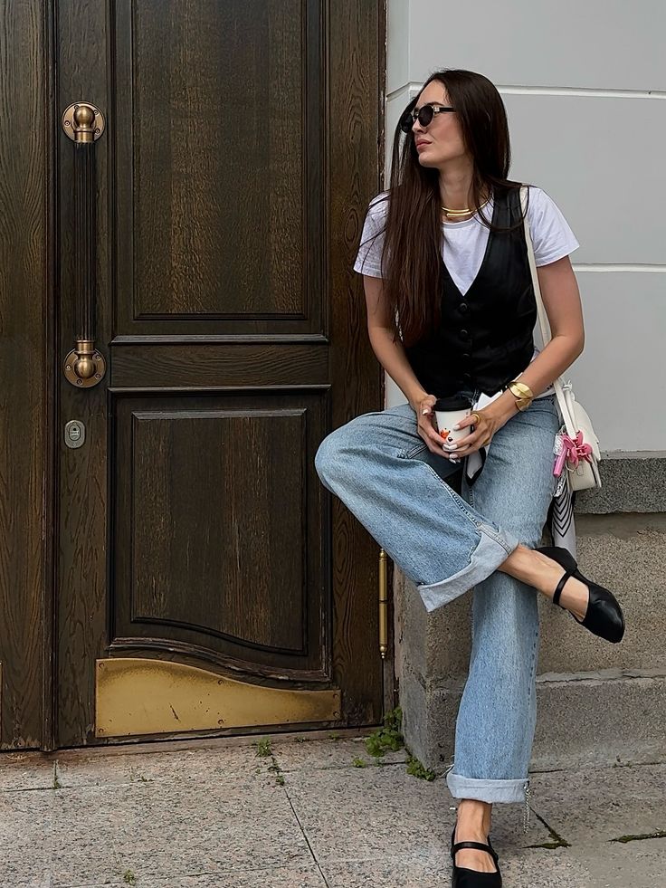3 kiểu quần jeans mấy nàng sau 30 nên tránh nếu muốn mặc dễ đẹp và tôn dáng- Ảnh 10.