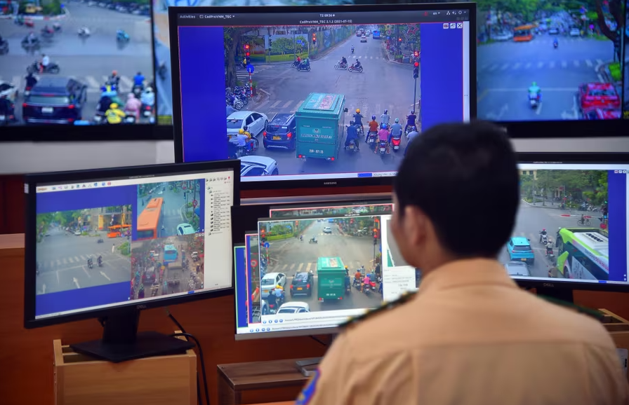 Hà Nội: Thêm nhiều tuyến đường được lắp đặt camera AI phạt nguội- Ảnh 2. Hà Nội: Thêm nhiều tuyến đường được lắp đặt camera AI phạt nguội- Ảnh 2.