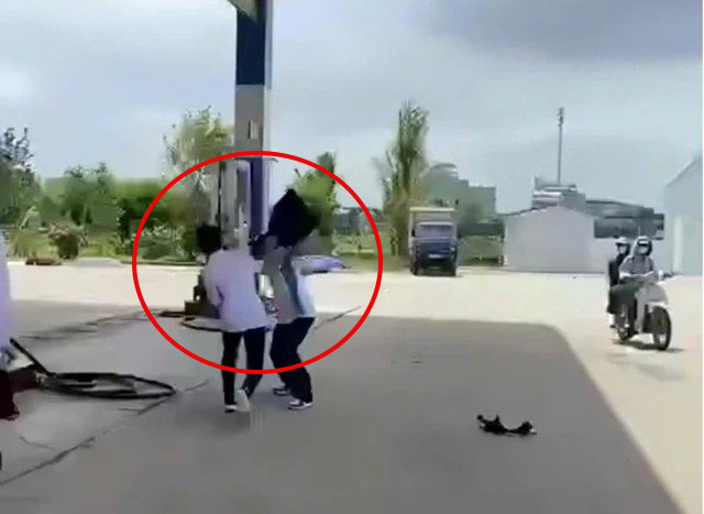 Vụ học sinh lớp 12 tử vong: Thực hư thông tin nam sinh đâm bạn đã bị bắt nạt nhiều lần- Ảnh 2.