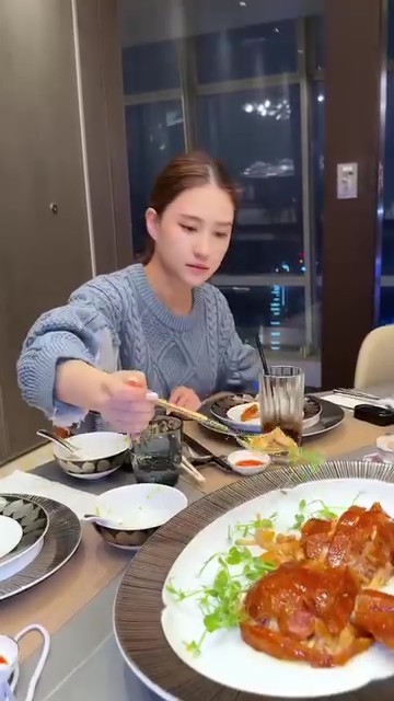 Bữa ăn 100 triệu đồng của Hà Siêu Liên- Ảnh 2.