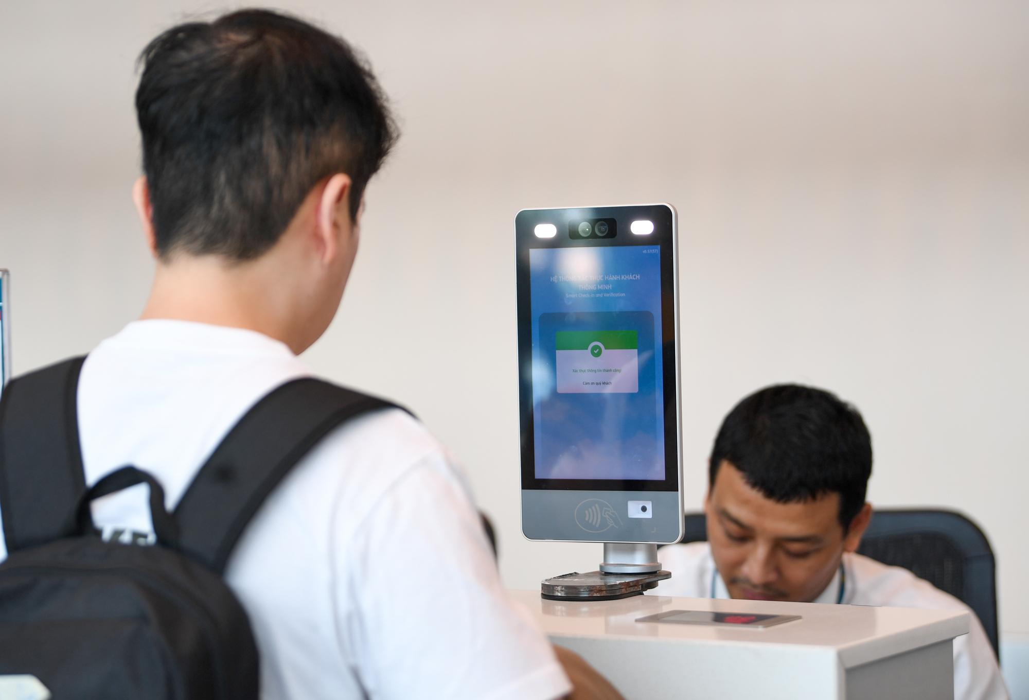 &ldquo;Bay nhẹ tới H&agrave; Nội&rdquo;: Kết nối vẻ đẹp m&ugrave;a thu Thủ đ&ocirc; với th&ocirc;ng điệp xanh c&ugrave;ng Vietnam Airlines- Ảnh 3.