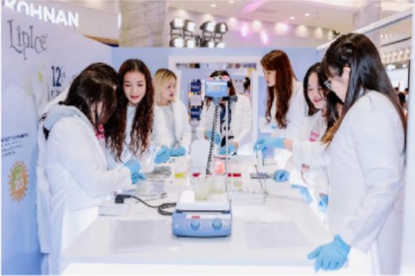Quang Hùng Masterd, Lọ Lem & Mai Chí Công khiến Gen Z bùng nổ trong sự kiện “LipIce - Nâng tầm khoa học, dưỡng môi tốt hơn”- Ảnh 7.
