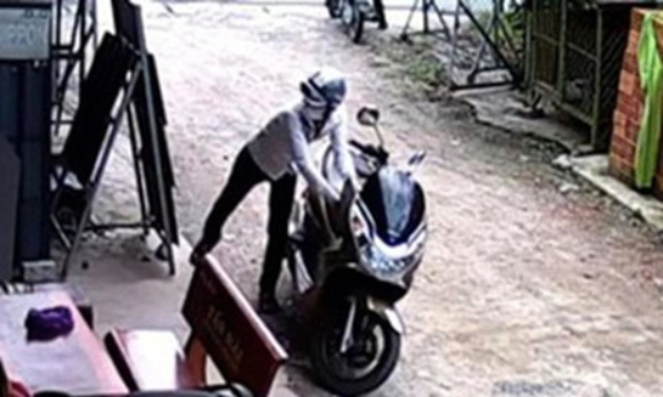 Vừa ra tù lại trộm cắp 4 xe máy- Ảnh 1.