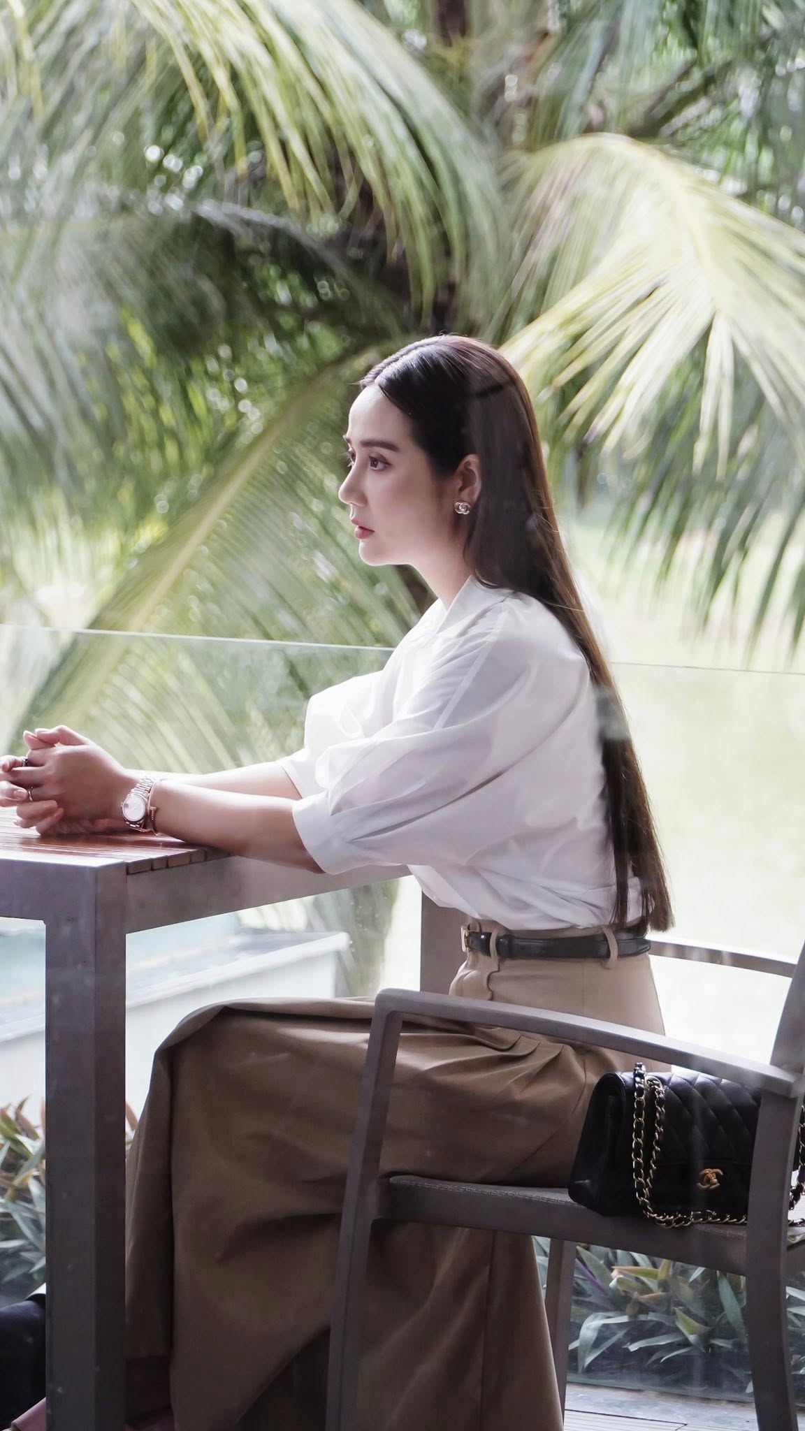 Chỉ với 2 mẫu sơ mi trắng giá chưa đến 500k, Huyền Lizzie tiếp tục làm 
