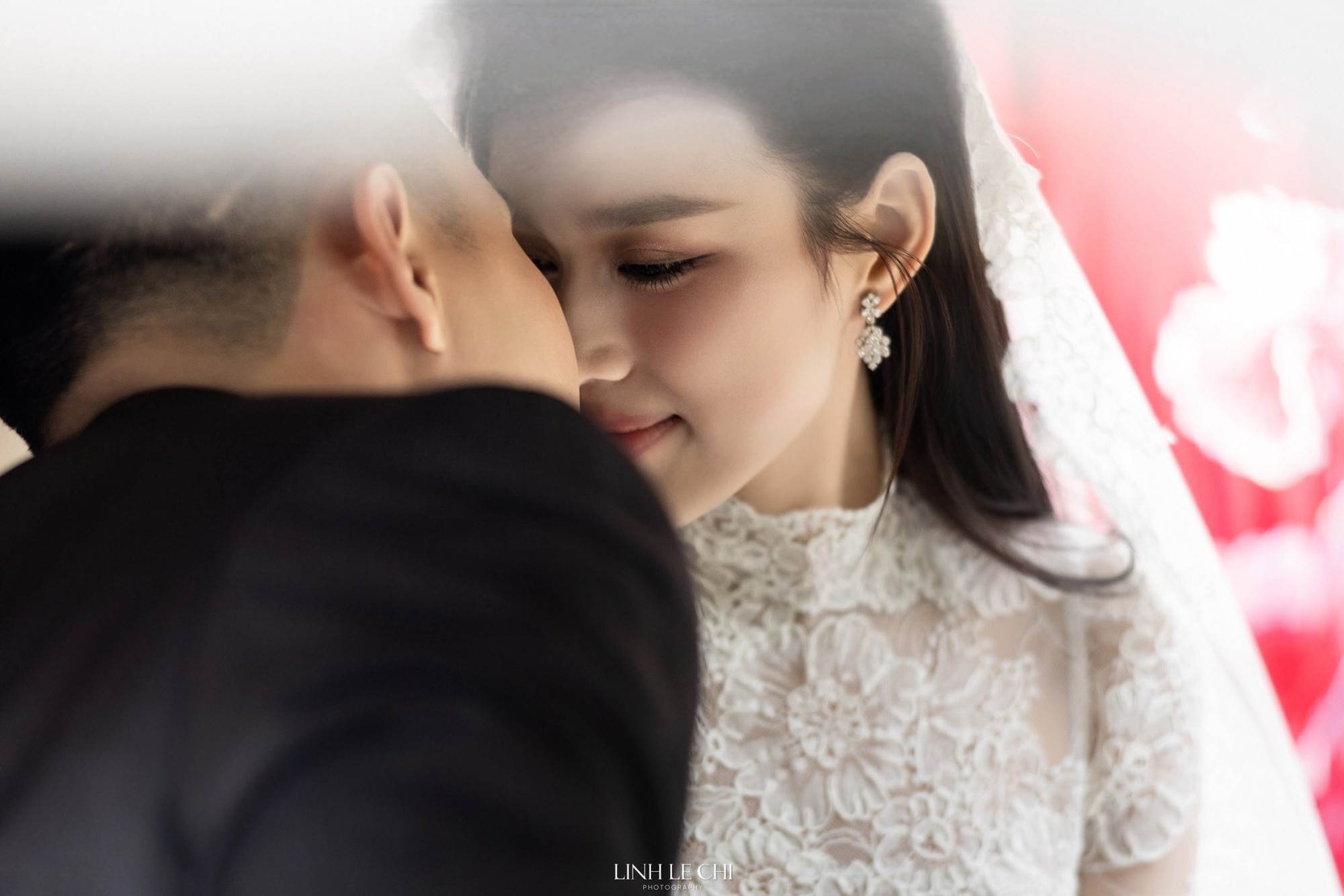 Mẹ Đỗ Hà không một nụ cười, gạt nước mắt khi đưa con gái về làm dâu hào môn- Ảnh 8.