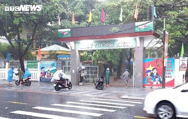 Học sinh toàn TP Đà Nẵng nghỉ học từ chiều 22/10- Ảnh 1.