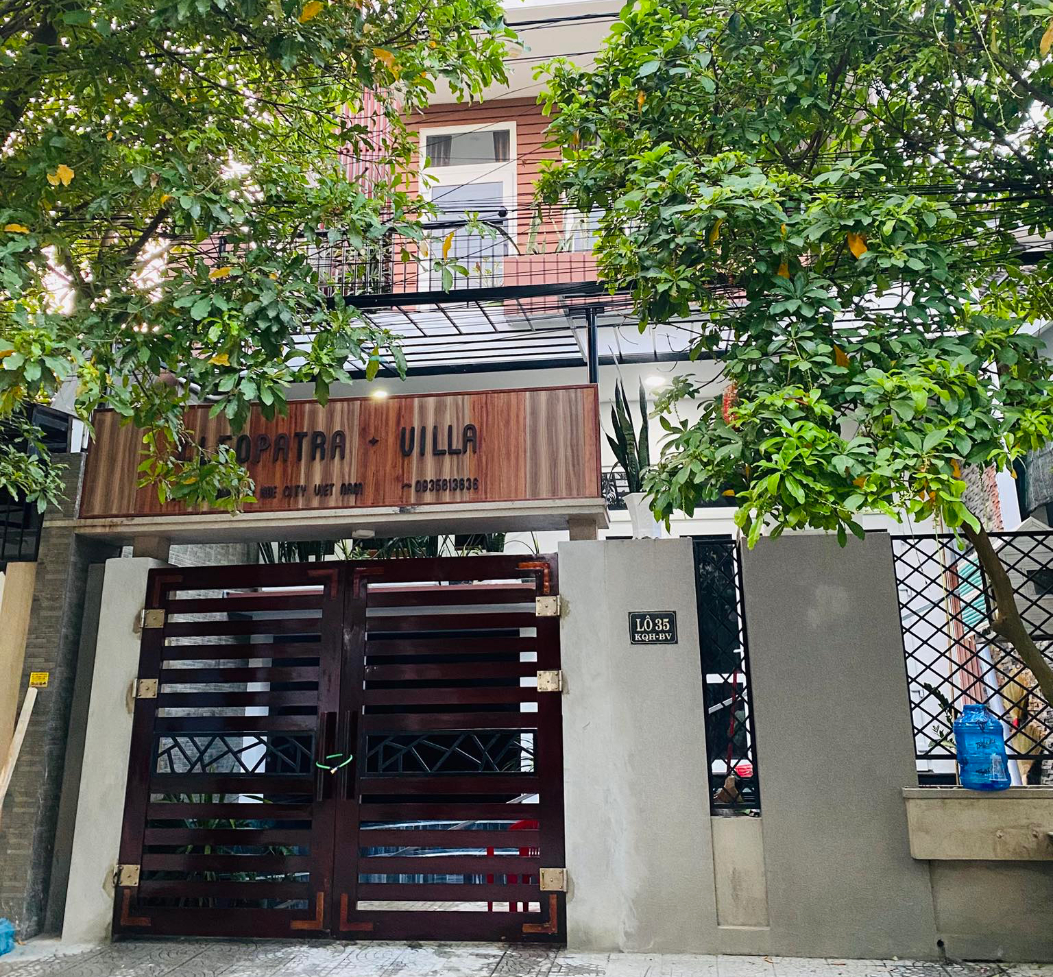 Chủ khách sạn lên Facebook mời mọi người tới khách sạn, villa tránh bão số 12 Fengshen- Ảnh 1.