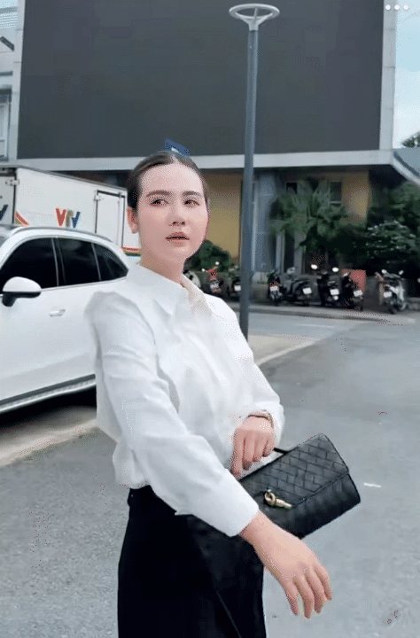 Chỉ với 2 mẫu sơ mi trắng giá chưa đến 500k, Huyền Lizzie tiếp tục làm 