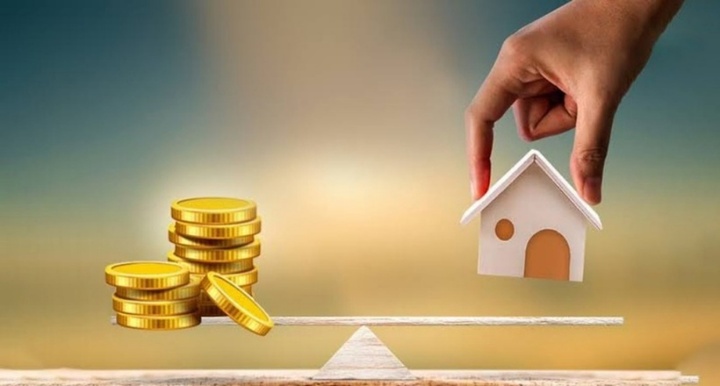 Có tiền tỷ nên đầu tư bất động sản hay vàng?- Ảnh 1.