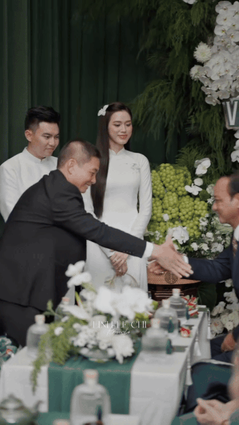 Phong thái bố chồng chủ tịch tập đoàn nghìn tỷ của Đỗ Hà được khen “hiếm có”- Ảnh 4.
