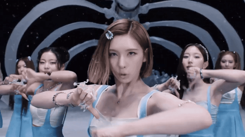 Màn lội ngược dòng của con ghẻ Kpop: Từ hạng 107 leo thẳng lên top 1 cả nước, tạo nên cú twist sốc nhất năm- Ảnh 5.