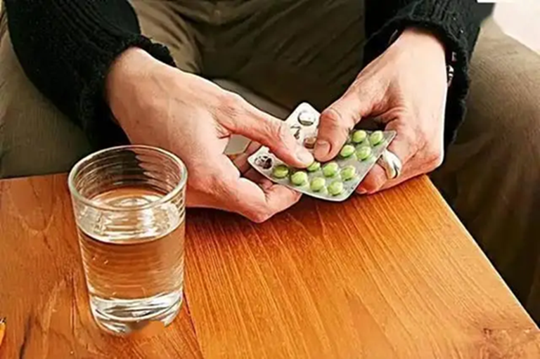 Ngày càng nhiều người tử vong vì suy thận, bác sĩ khuyên: Chớ dại đụng nhiều 6 việc này- Ảnh 2.