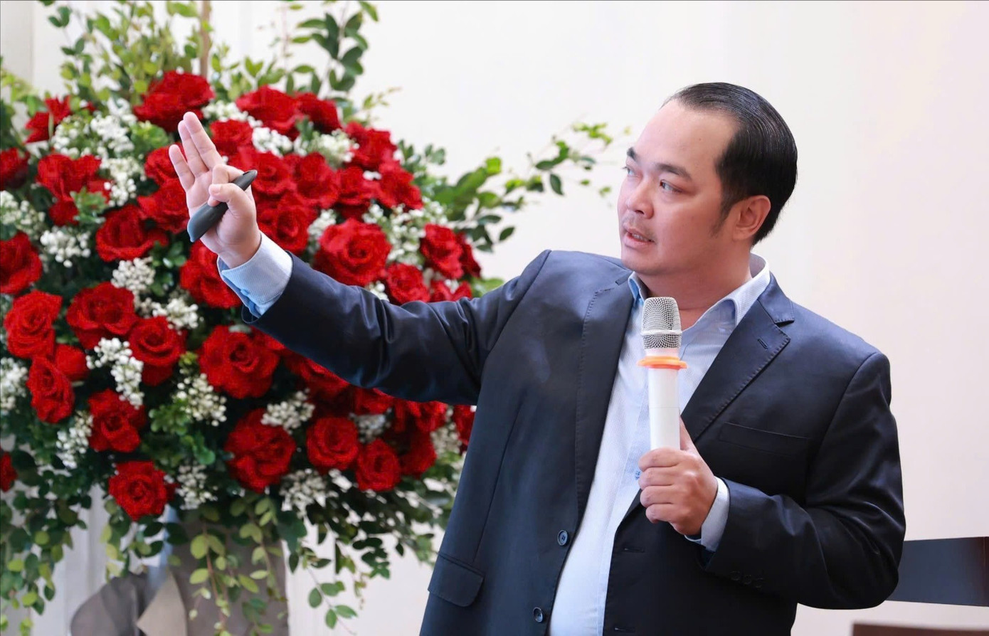 Giá vàng 'đánh võng' mạnh, việc nhà đầu tư nên làm ngay lúc này- Ảnh 1.