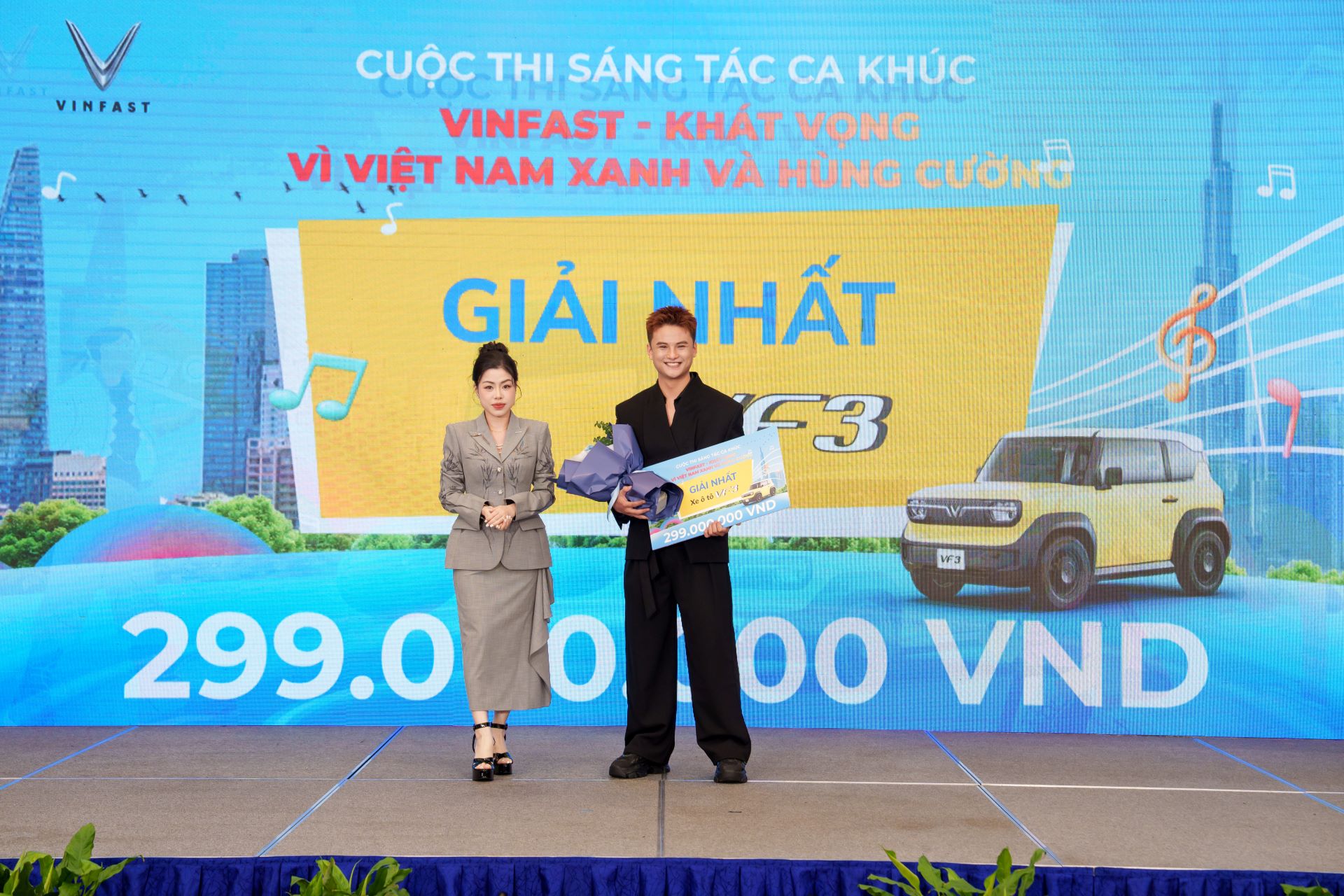 Tác giả chiến thắng cuộc thi sáng tác ca khúc VinFast tiết lộ lí do ra đời khó tin của bài hát giành giải Nhất- Ảnh 1.