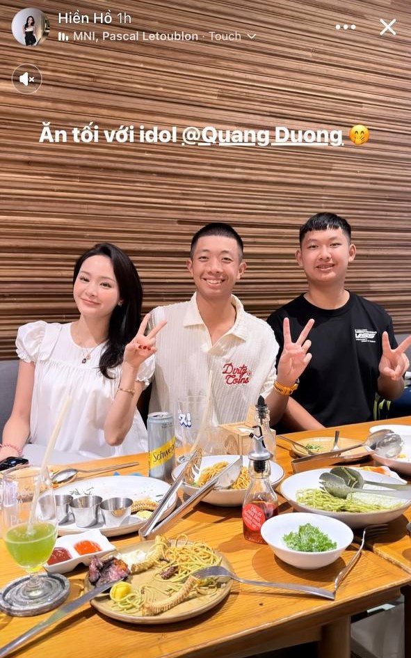 Hiền Hồ bất ngờ xuất hiện cùng Quang Dương, hé lộ mối quan hệ đặc biệt với thần đồng pickleball