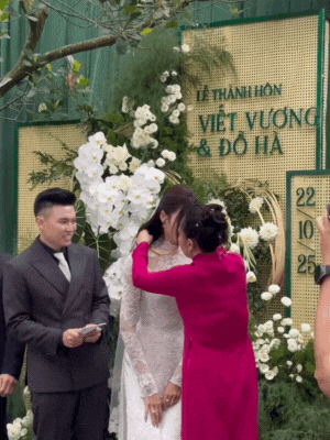 Hoa hậu Đỗ Hà được mẹ chồng xách váy đón vào nhà- Ảnh 6. Hoa hậu Đỗ Hà được mẹ chồng xách váy đón vào nhà- Ảnh 6.