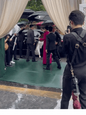 Hoa hậu Đỗ Hà được mẹ chồng xách váy đón vào nhà- Ảnh 1. Hoa hậu Đỗ Hà được mẹ chồng xách váy đón vào nhà- Ảnh 1.