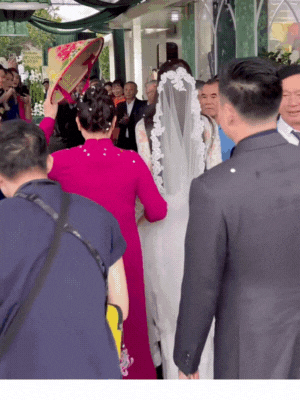 Hoa hậu Đỗ Hà được mẹ chồng xách váy đón vào nhà- Ảnh 4. Hoa hậu Đỗ Hà được mẹ chồng xách váy đón vào nhà- Ảnh 4.