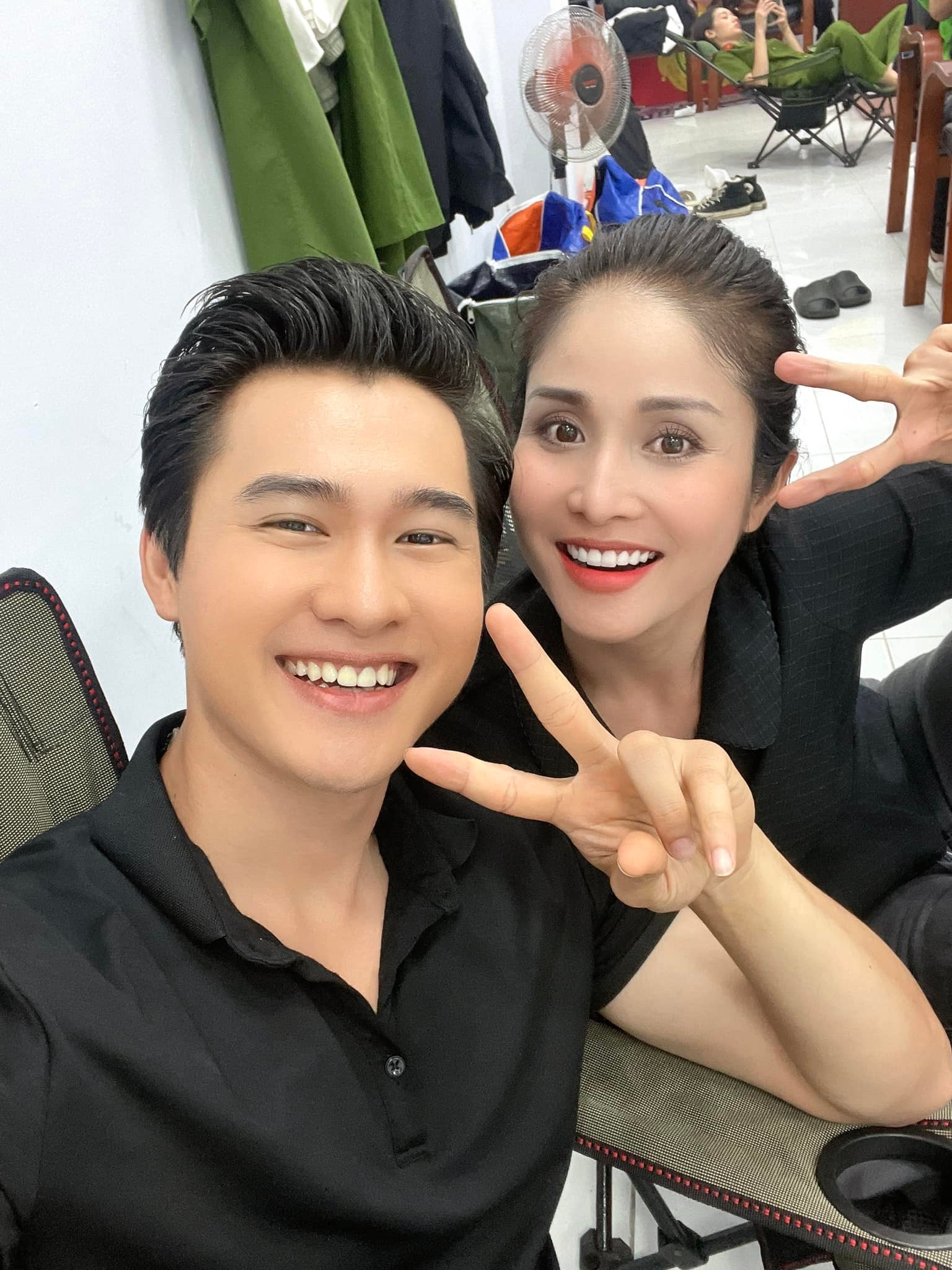 Nữ diễn viên được chồng cũ dặn "coi quen ai cho đàng hoàng", lấy chồng mới kém 9 tuổi cực cưng chiều- Ảnh 3. Nữ diễn viên được chồng cũ dặn "coi quen ai cho đàng hoàng", lấy chồng mới kém 9 tuổi cực cưng chiều- Ảnh 3.
