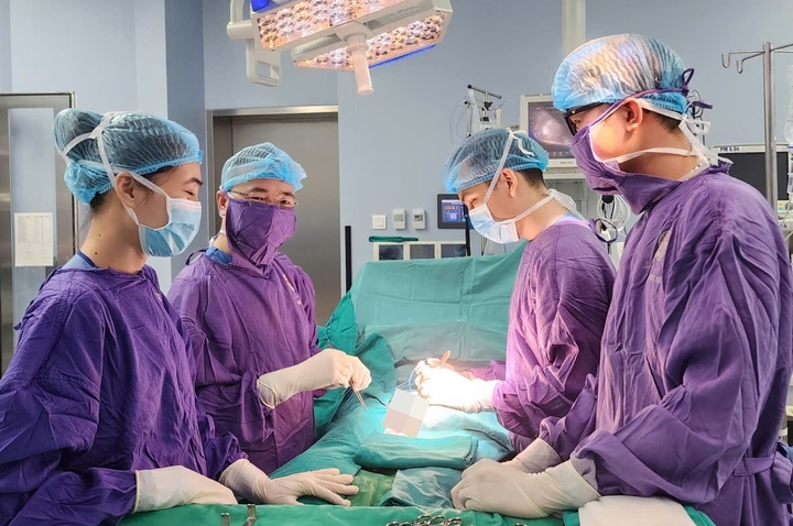 Sống 21 năm trong hình hài con gái, đi khám mới biết mình là nam- Ảnh 1. Sống 21 năm trong hình hài con gái, đi khám mới biết mình là nam- Ảnh 1.