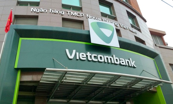Vụ khách mất tiền trong tài khoản ngay sau khi nhận thẻ mới: Vietcombank khẳng định đã hỗ trợ khóa thẻ, tra soát giao dịch và báo cáo cơ quan chức năng- Ảnh 1.