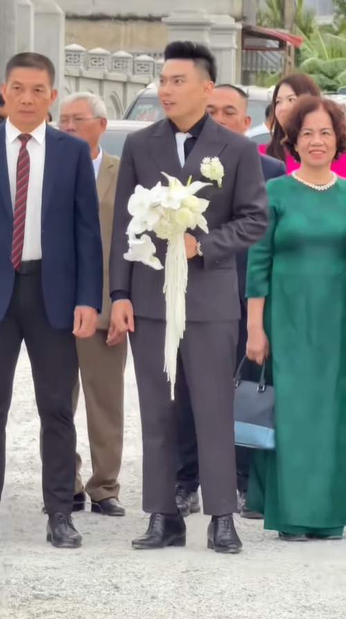 Lý giải cơn sốt đám cưới Viết Vương - Hoa hậu Đỗ Hà ở quê nhà Thanh Hóa, Quảng Trị- Ảnh 12.